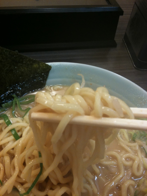横浜家系ラーメン 港家 入船店
