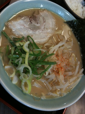 横浜家系ラーメン 港家 入船店