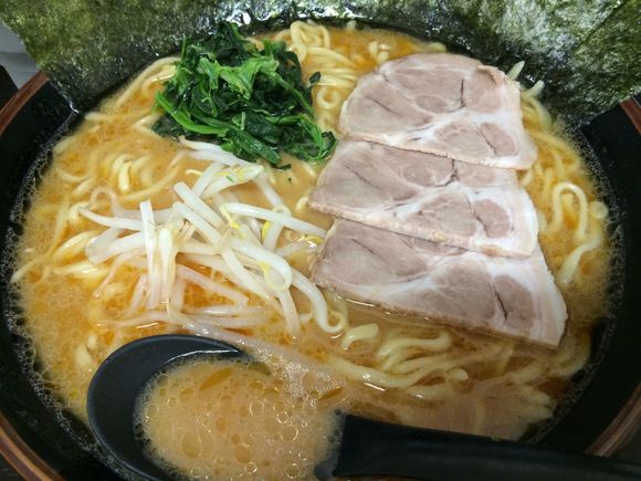 横浜家系ラーメンたま家にしか